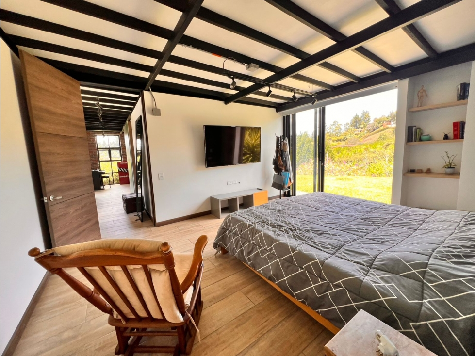 HERMOSA FINCA EN VENTA CERCA DEL AEROPUERTO — foto 6