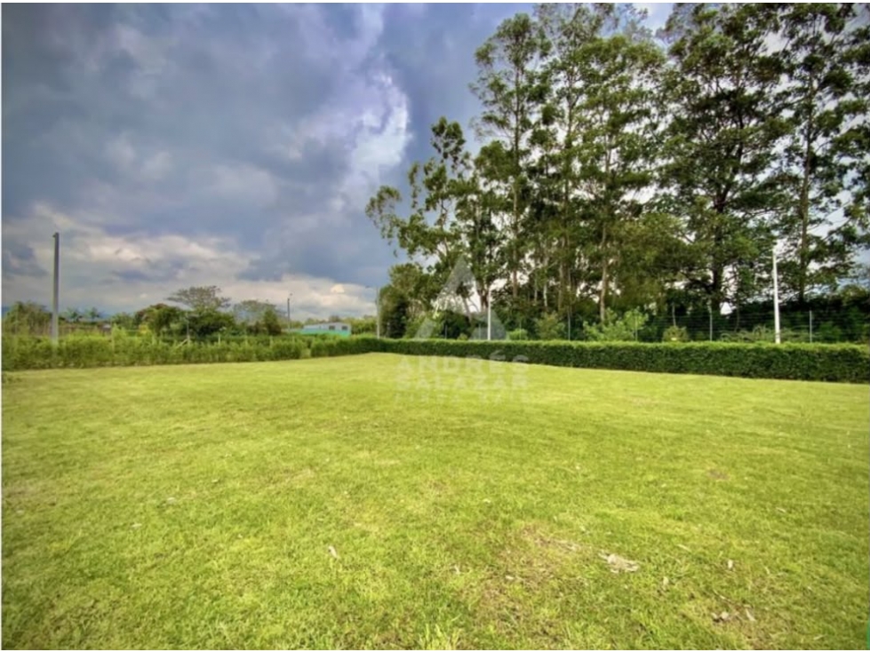HERMOSO LOTE PLANO EN PARCELACIÓN EN VENTA LLANOGRANDE