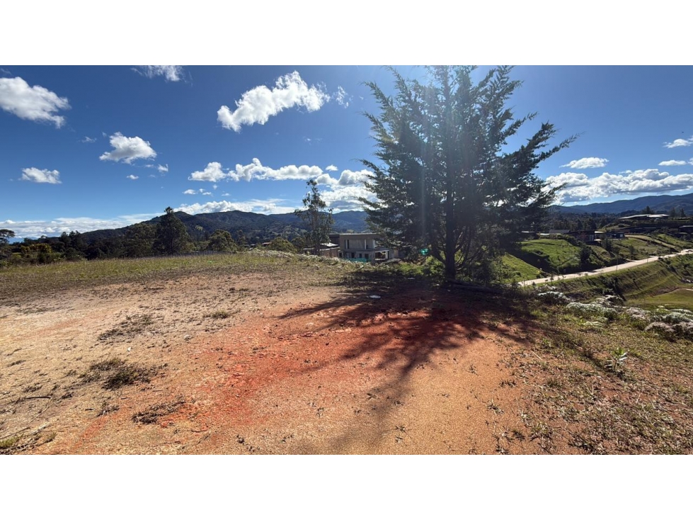 HERMOSO LOTE EN VENTA EL RETIRO DENTRO DE PARCELACION