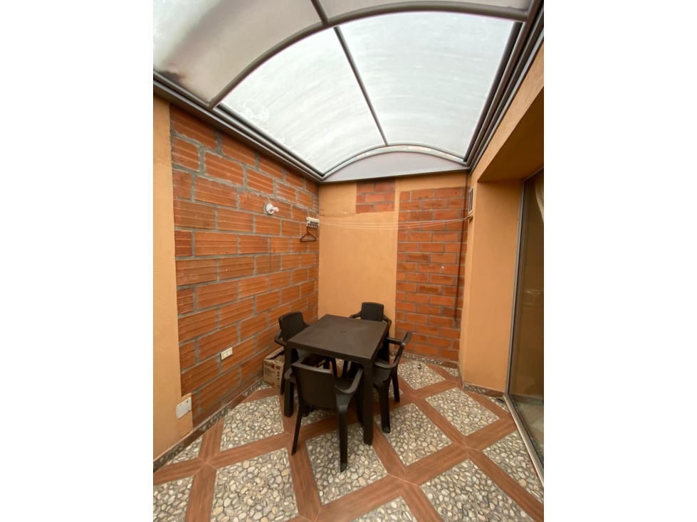 HERMOSO APARTAMENTO EN VENTA EN SEGUNDO PISO CON MANSARDA Ganga. — foto 2