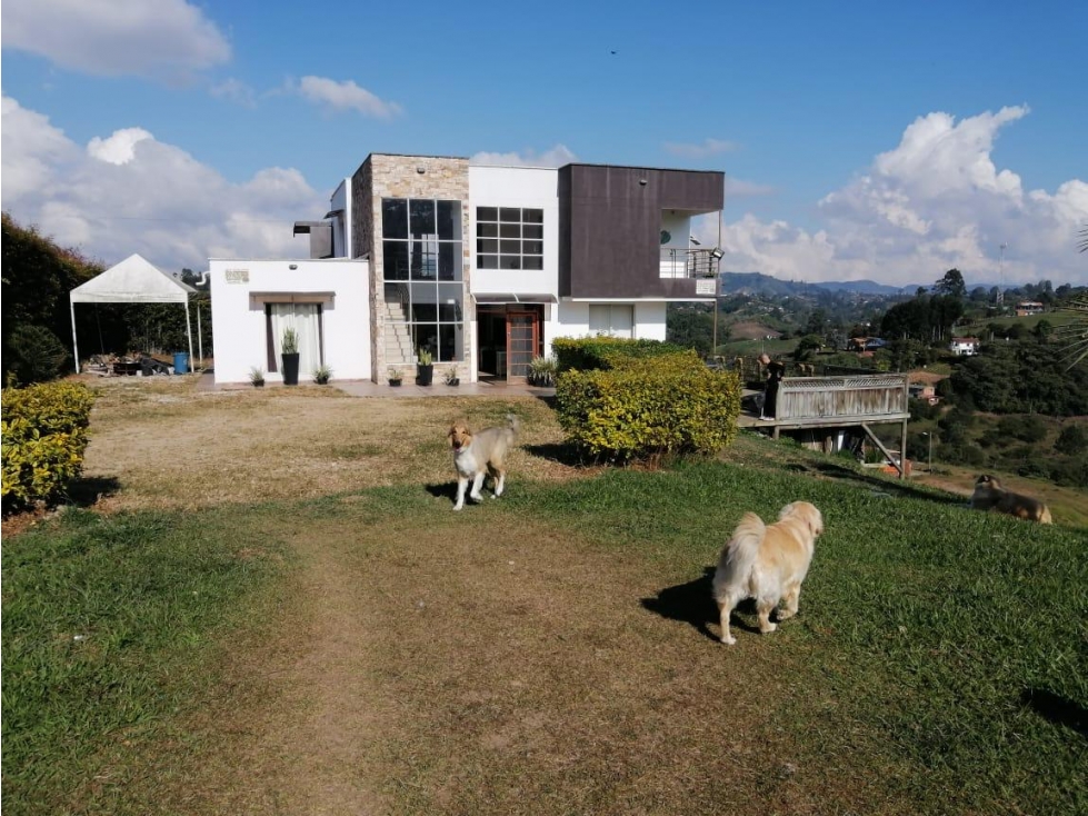 ENCANTADORA FINCA EN VENTA MARINILLA