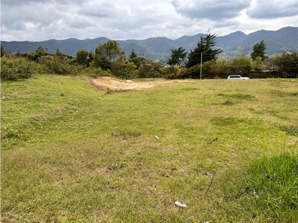 ENCANTADOR LOTE CON VISTA EN VENTA EL CARMEN DE VIBORAL