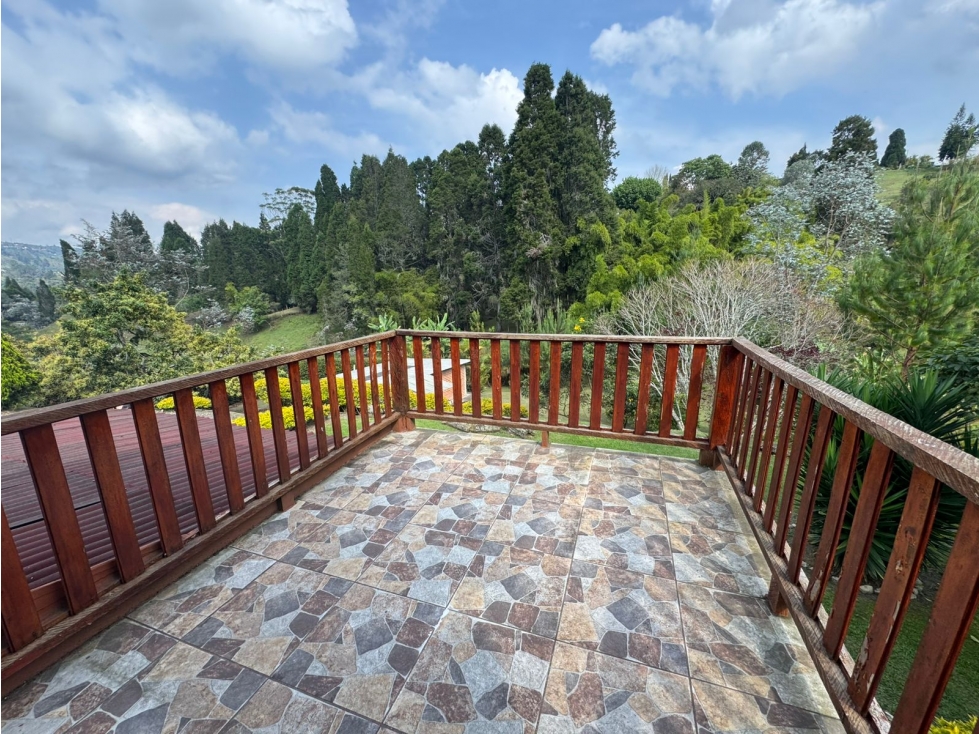 ENCANTADORA FINCA CON BODEGA EN VENTA GUARNE CERCA AL AEROPUERTO — foto 3