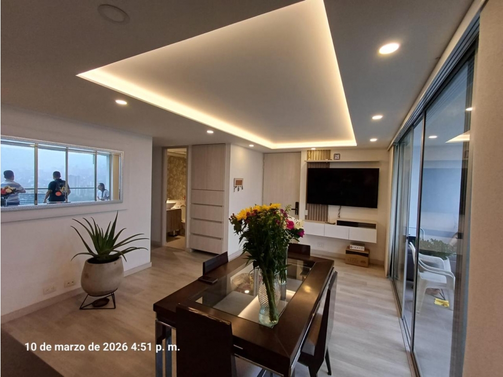 ENCANTADOR APARTAMENTO EN VENTA EN EL POBLADO MEDELLÍN