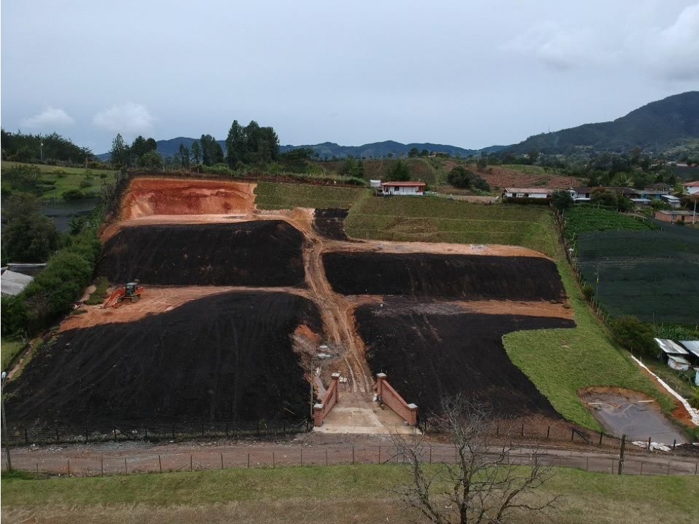LINDOS LOTES PRIVADOS CON EXCELENTE UBICACIÓN EN EL CARMEN DE VIBORAL — foto 2
