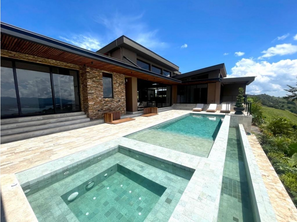 ENCANTADORA CASA CAMPESTRE EN VENTA GUATAPÉ - 1