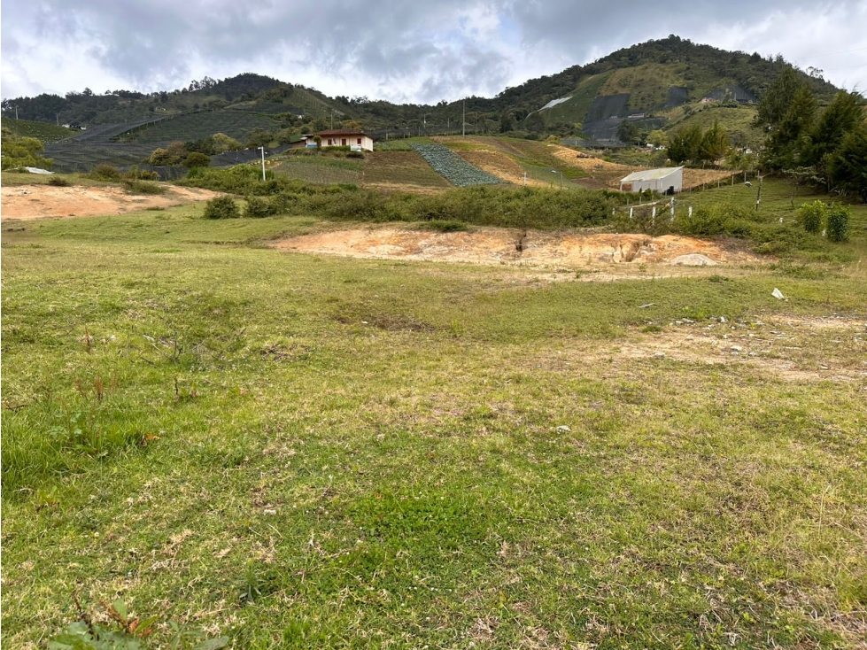 ENCANTADOR LOTE CON VISTA EN VENTA EL CARMEN DE VIBORAL — foto 3