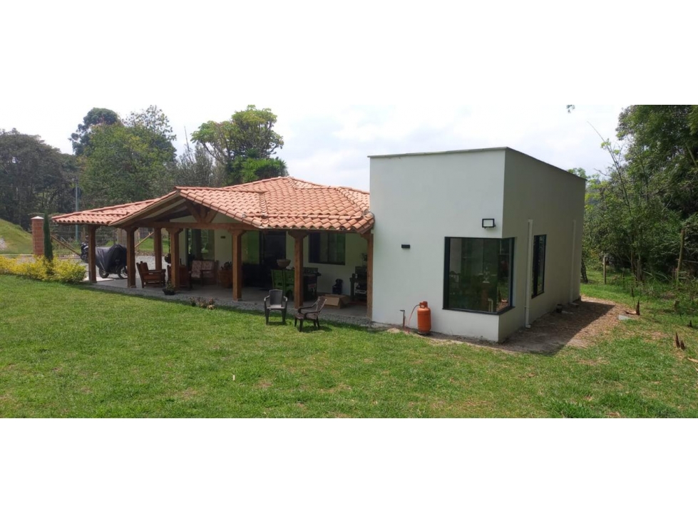 ENCANTADORA FINCA EN VENTA MARINILLA/SANTUARIO — foto 2
