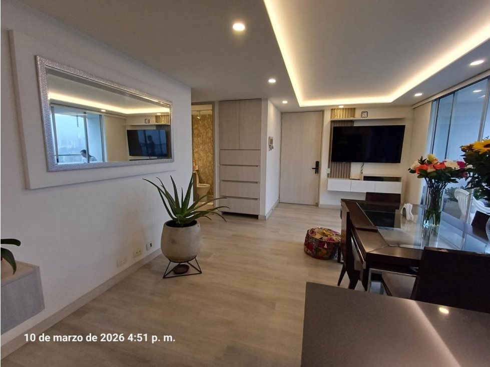 ENCANTADOR APARTAMENTO EN VENTA EN EL POBLADO MEDELLÍN — foto 3