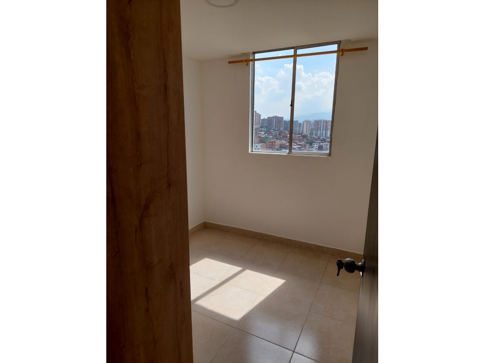 Venta apartamento Bello La Gabriela vía Machado piso alto parqueadero — foto 6