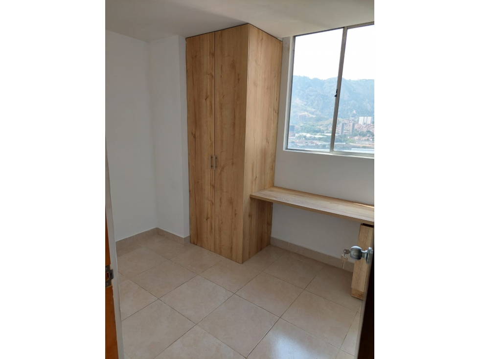 Venta apartamento Bello La Gabriela vía Machado piso alto parqueadero — foto 4
