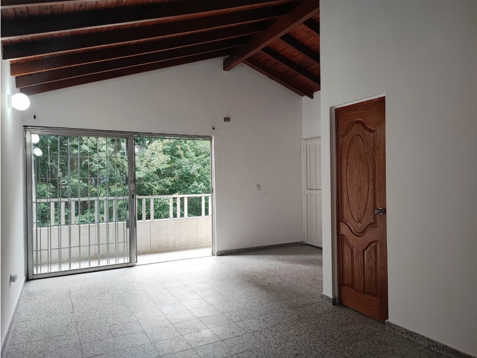 Venta casa tercer piso La Floresta excelente ubicación no admin