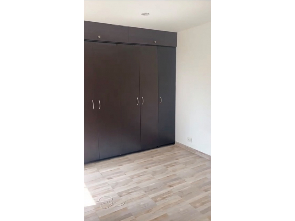 Venta de Apartamento en la Loma de los Bernal — foto 4