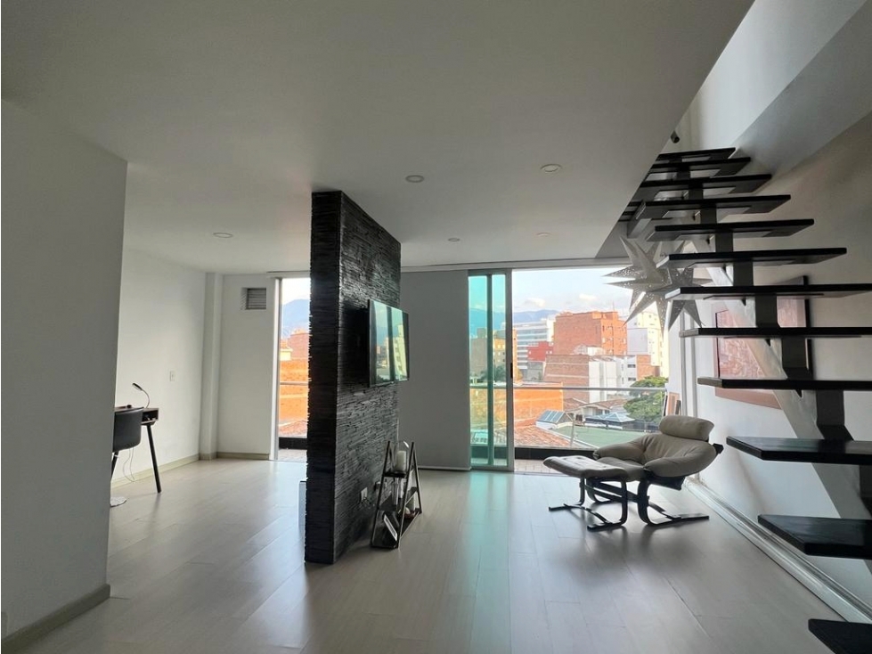VENTA DE APARTAMENTO DUPLEX EN LAURELES. — foto 2