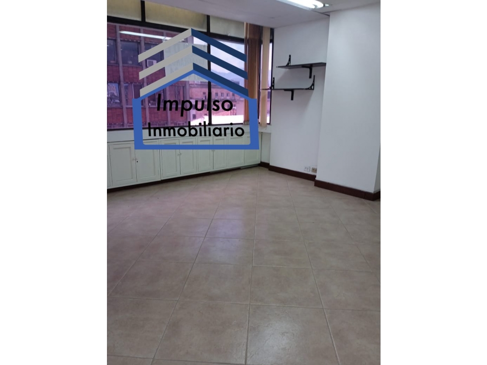 VENTA DE OFICINA EN EL CENTRO SECTOR LA PLAYA — foto 3