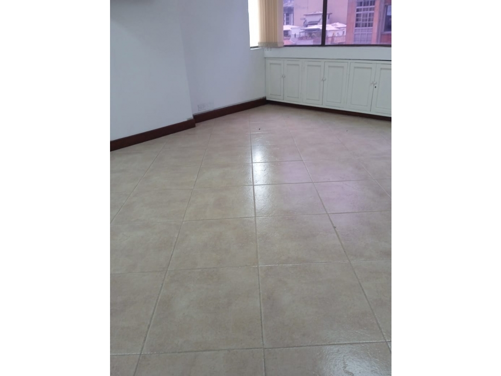 VENTA DE OFICINA EN EL CENTRO SECTOR LA PLAYA — foto 4