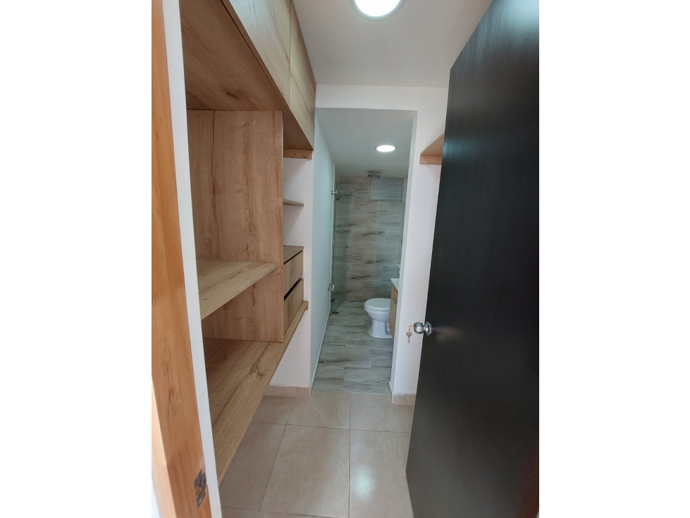 Venta apartamento Bello La Gabriela vía Machado piso alto parqueadero — foto 3