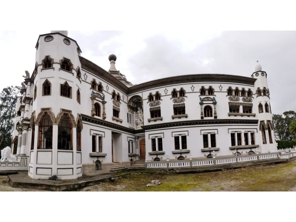Venta de Complejo Hotelero, Cayambe $3,900,000 - 5