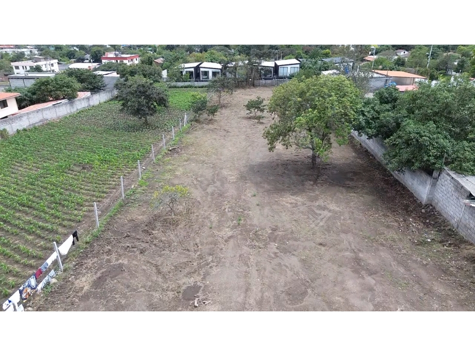 Terreno en venta en el barrio Santa Ana, Tumbaco, con 2.575 m² - 2