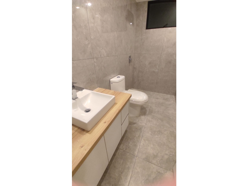 Venta Depar 3 Dormi, Lujo Urb. El Condado $218,700 — foto 4