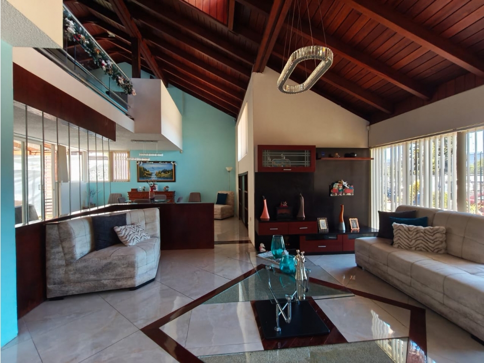 265mil Venta Casa Remodelada San Luis Shopping los Chillos 529m² — foto 2