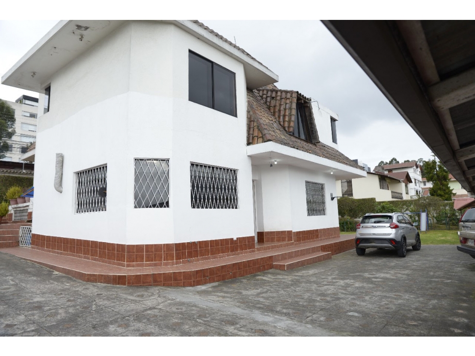 Venta amplia Casa en Ponceano Quito Norte — foto 6