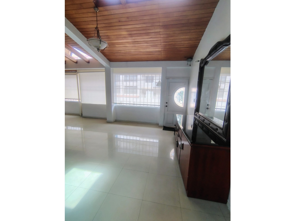 145mil Casa amplia en venta en La Florida, Quito, con 410 m² — foto 6