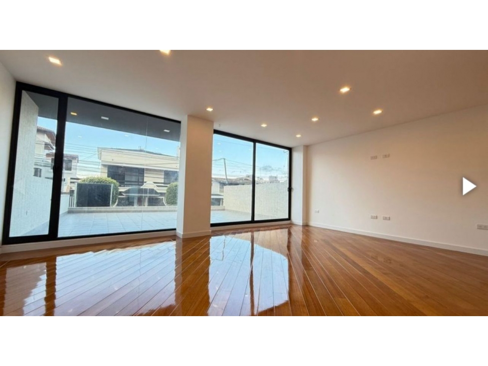 Venta Depar 3 Dormi, Lujo Urb. El Condado $218,700