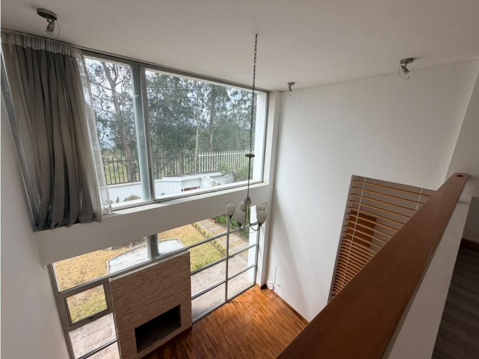 215mil Venta Casa con Amplio Jardín Urb. Privada Tanda, Miravalle — foto 3
