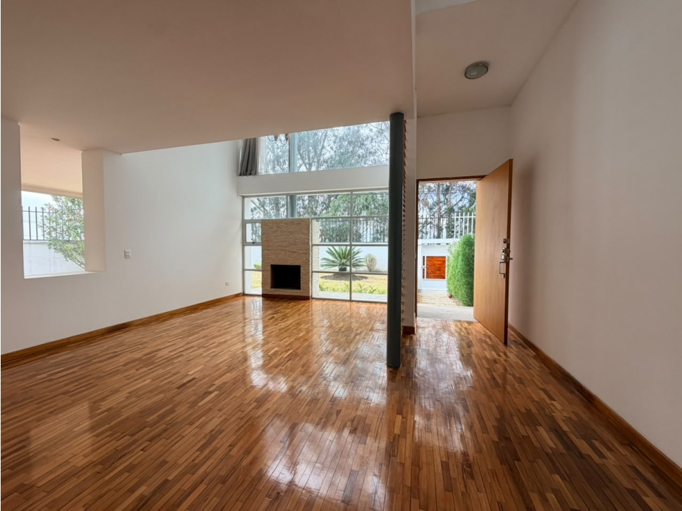 215mil Venta Casa con Amplio Jardín Urb. Privada Tanda, Miravalle — foto 5
