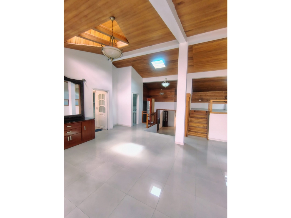 145mil Casa amplia en venta en La Florida, Quito, con 410 m²