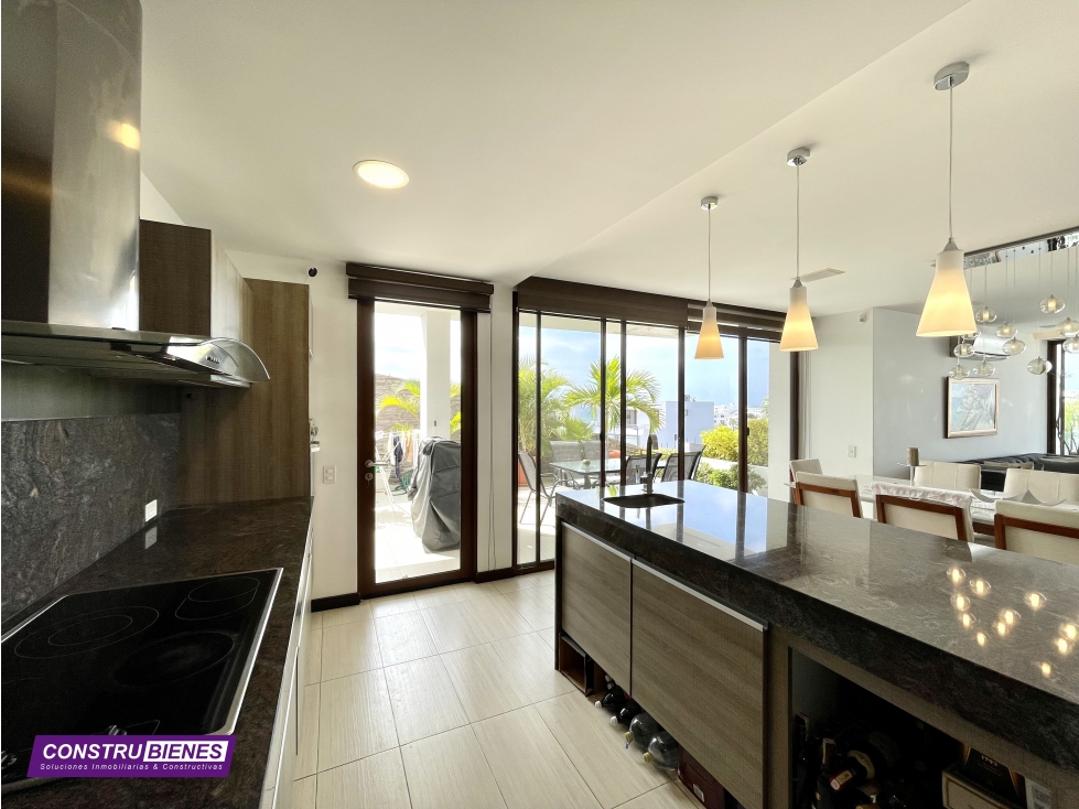 Hermosa casa vista al mar, duplex, en Urb. Ciudad del Mar - 2