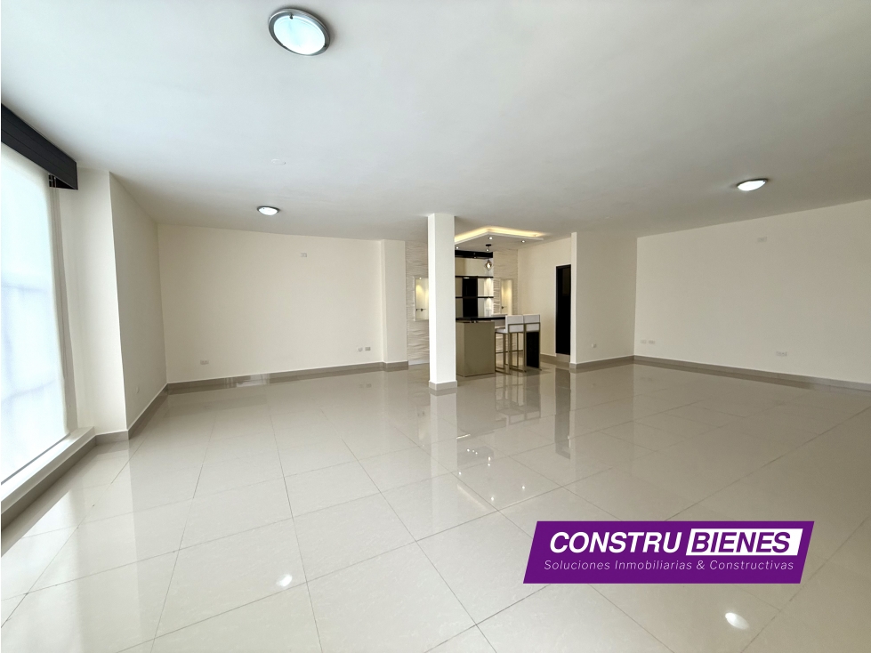 Casa familiar amplia en venta Urb. Manta Beach | 500 m² construidos — foto 5