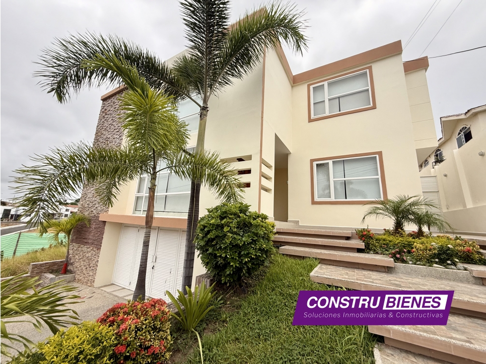 Casa familiar amplia en venta Urb. Manta Beach | 500 m² construidos