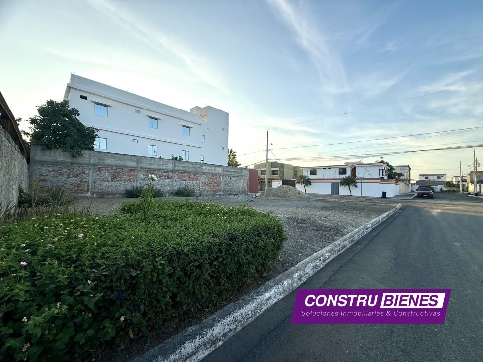 Terreno esquinero en venta Urbanización Manta 2000, Manta - 3