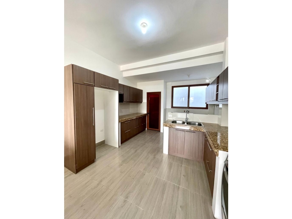 Departamento semiamoblado en Urb. Ciudad del Mar, Manta - 4
