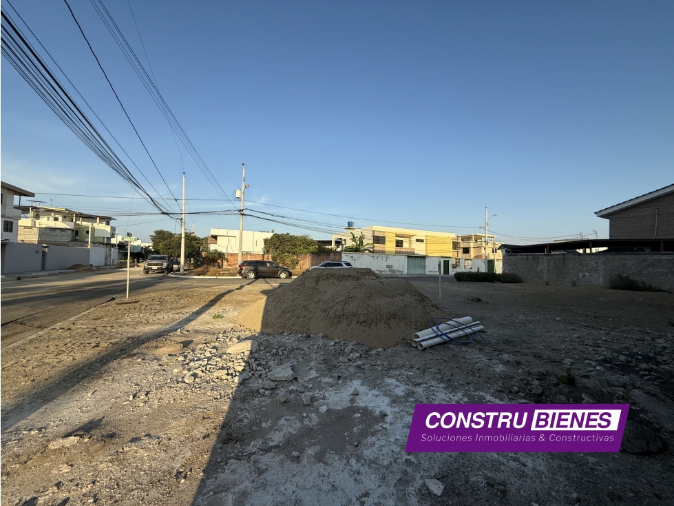 Terreno esquinero en venta Urbanización Manta 2000, Manta - 4