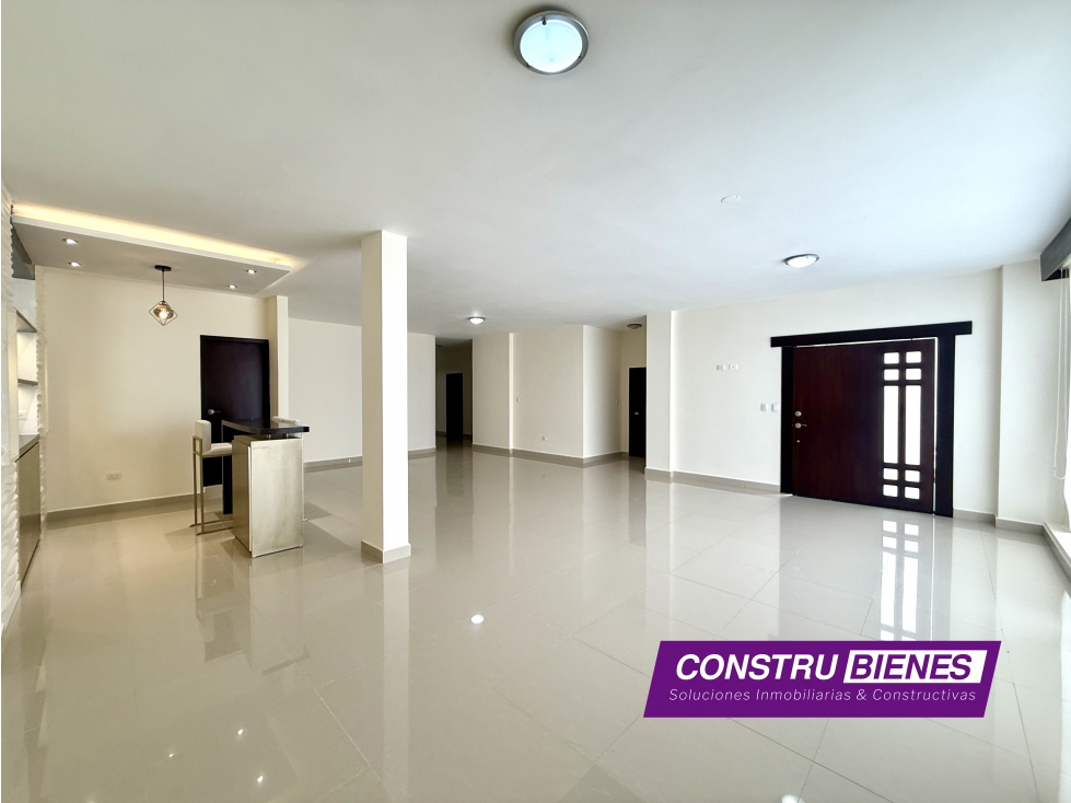 Casa familiar amplia en venta Urb. Manta Beach | 500 m² construidos — foto 4