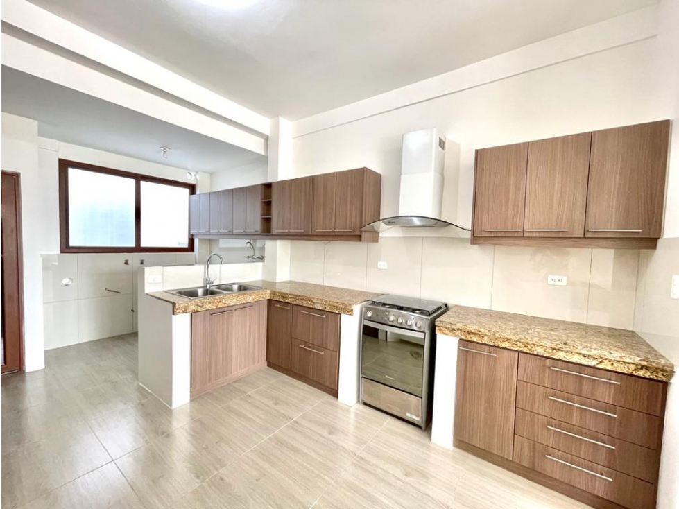 Departamento semiamoblado en Urb. Ciudad del Mar, Manta - 5