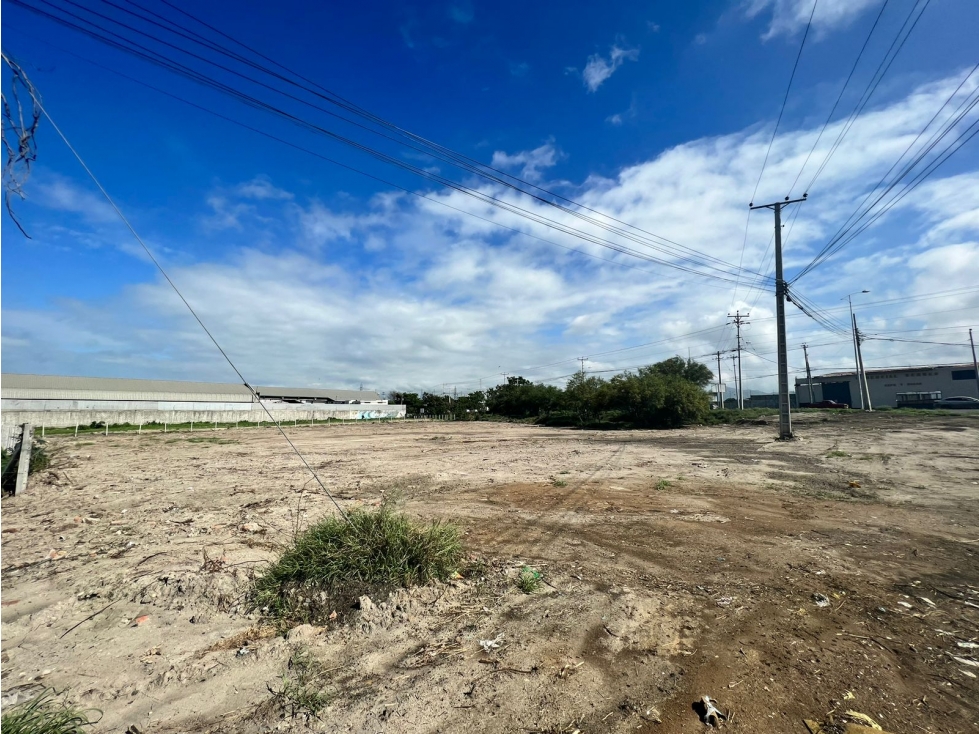Terreno Esquinero en Alquiler A Pocos Pasos del Aeropuerto de Manta - 5