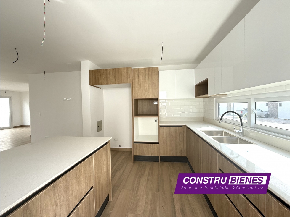 OPORTUNIDAD: CASA POR ESTRENAR DENTRO DE URBANIZACION PRIVADA, MANTA — foto 2