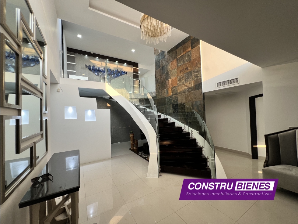 Exclusiva casa con piscina vista al mar en Urb. Marina Blue, Manta - 2