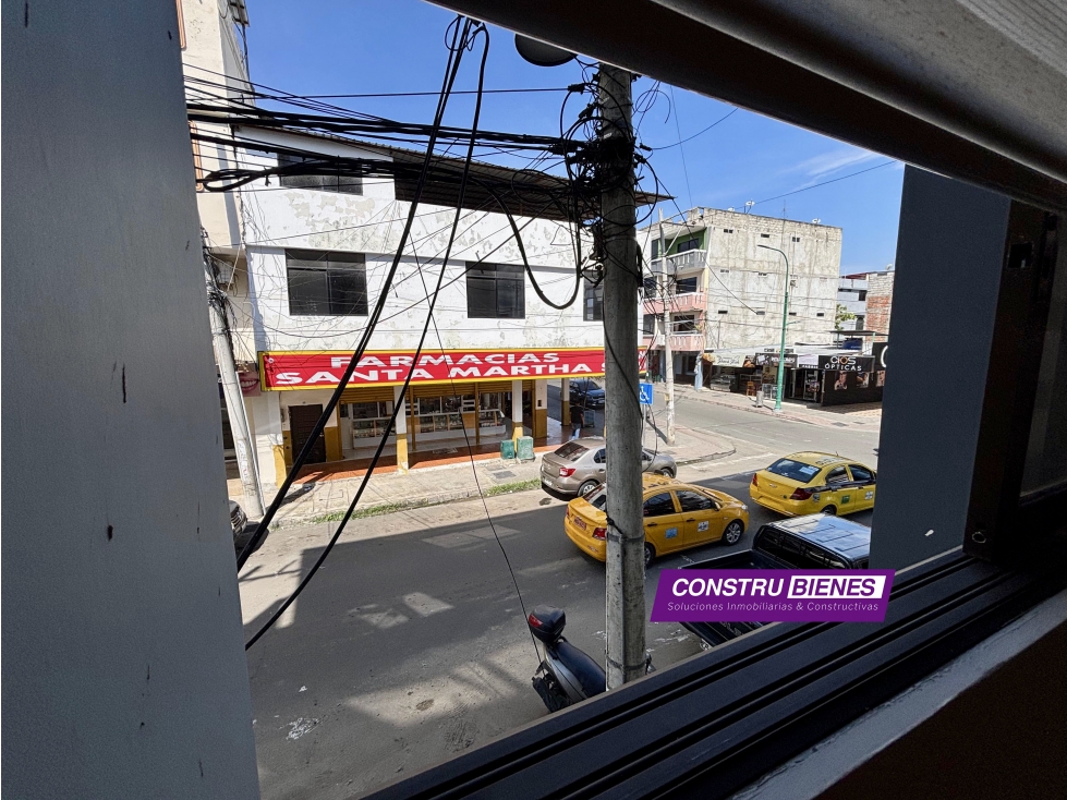 Oficina en renta Excelente ubicación en Manta (Calle 13 y Av. 19) - 6
