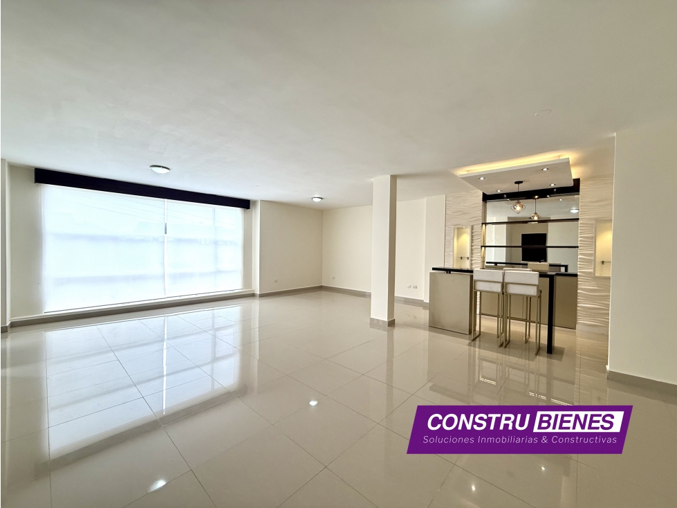 Casa familiar amplia en venta Urb. Manta Beach | 500 m² construidos — foto 2