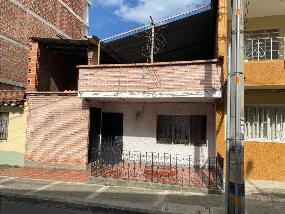 Casa lote en venta en el barrio obrero Bello