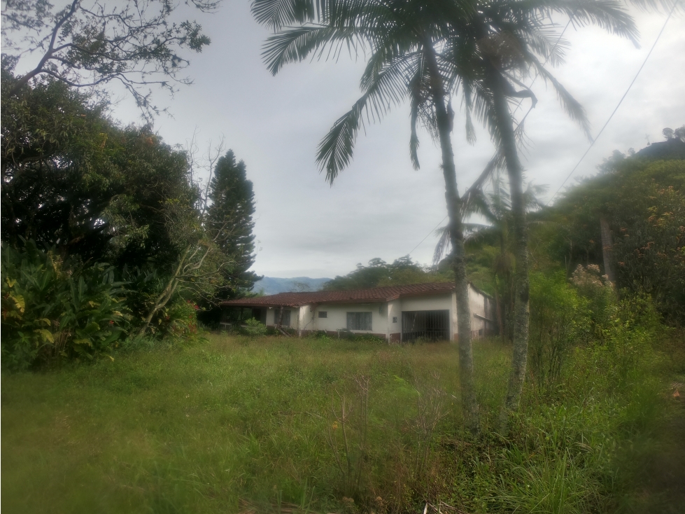 VENDO LOTE EN COPACABANA, FRENTE A LA PISCINA OLIMPICA — foto 4