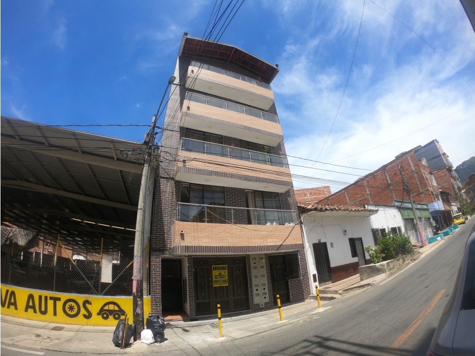 Alquilo local Barrio Andalucía, Bello