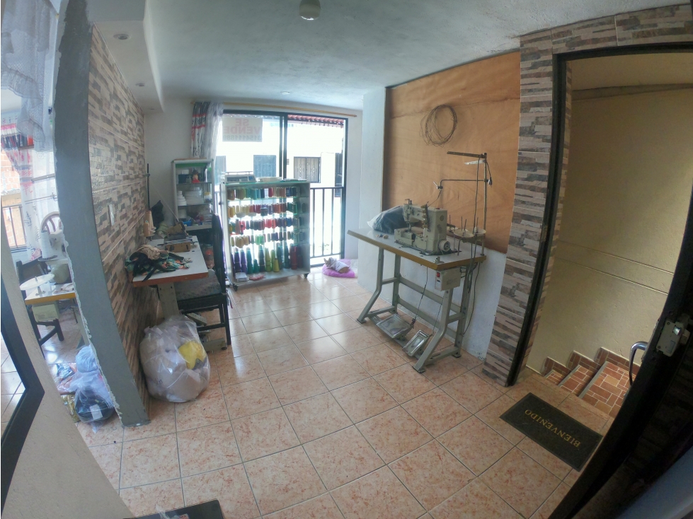VENDO CASA MANRIQUE JARDIN , MEDELLIN
