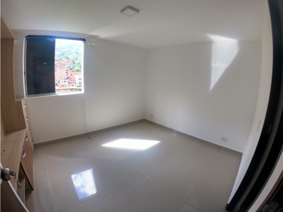Alquilo apto urbanización Rincón del Bosque, Bello — foto 3