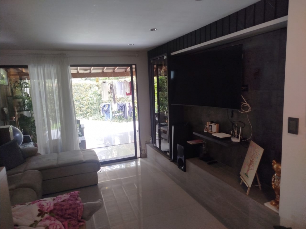 Venta hermosa Casa Envigado Sector Cumbres — foto 3